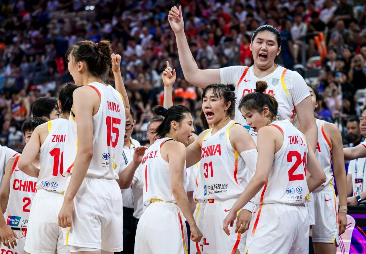 中国女篮在两场热身赛中以41分优势大胜日本队，亚洲杯半决赛惜败9分止步