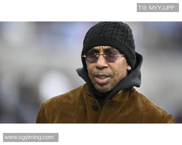 A-史密斯承认詹姆斯是历史第二!再现争议言论:他为当GOAT刷数据 A-史密斯承认詹姆斯是历史第二!再现争议言论:他为当GOAT刷数据