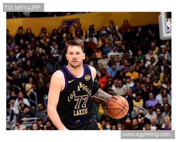 小吧问东契奇是否觉得活塞对其犯规没吹 东契奇：他们身体对抗足